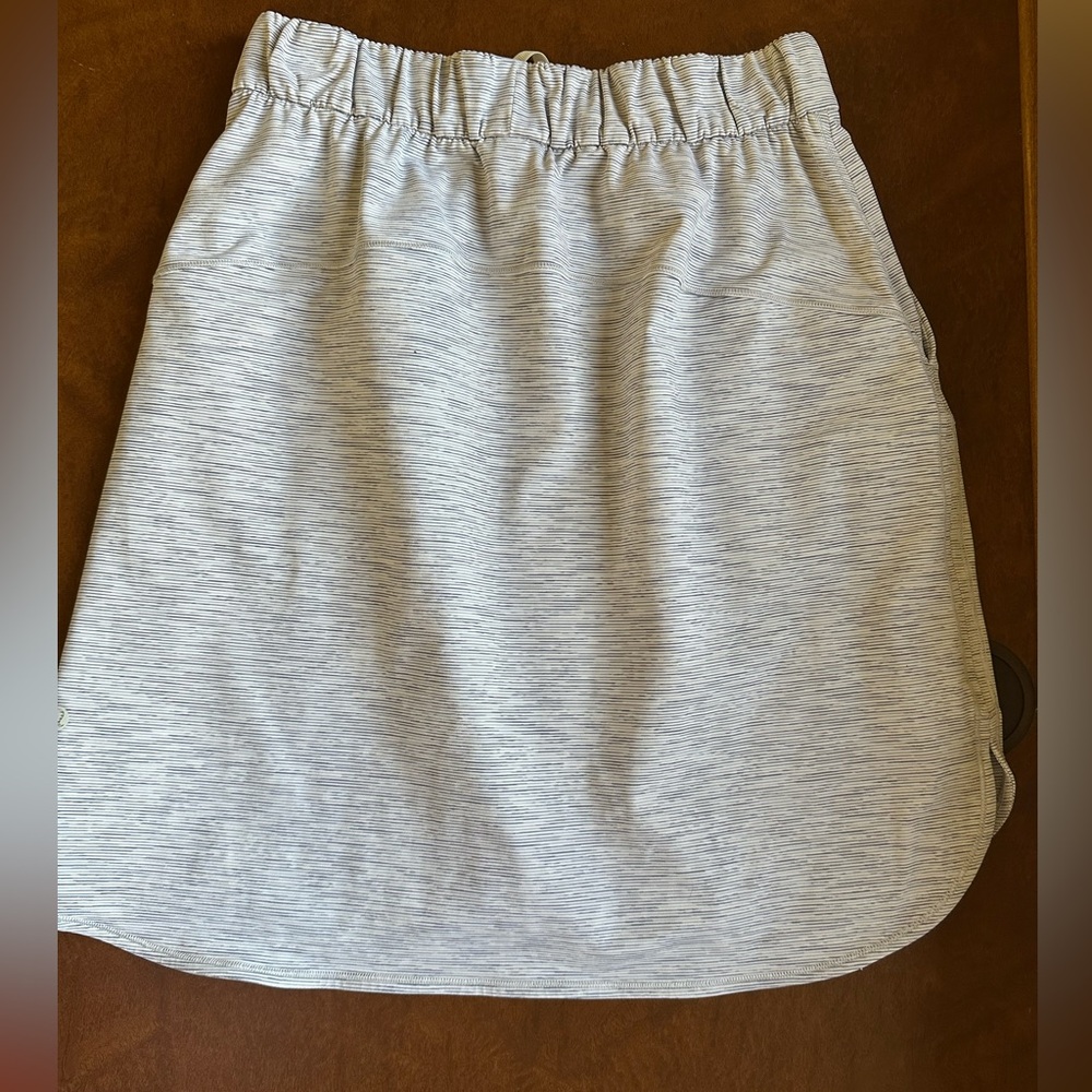 Lululemon On the Fly Skirt - Picture 4 of 7